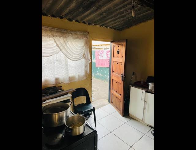 7 BEDROOM HOUSE FOR SALE IN TOKOZA